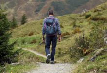 Escursionista in cammino, immagine simbolica