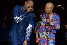 Angélique Kidjo e Youssou N'Dour cantano insieme sul palco