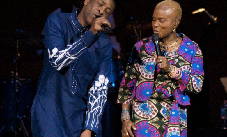 Angélique Kidjo e Youssou N'Dour cantano insieme sul palco
