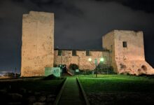Il Castello di San Michele a Cagliari illuminato di sera