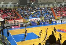 Una fase di Esperia-Nerviano al Palazzetto dello Sport di Cagliari