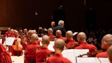 La Wule Symphony Orchestra, orchestra di monaci Chan, in concerto